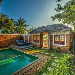 Lake Front Villa Private Pool– complimentary one-hour sunset cruise subject to weather conditions